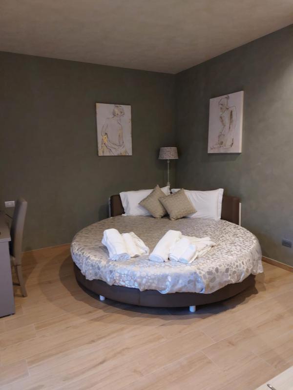 Notti O' Tunn Luxury Rooms In Centro Geraci Siculo Exteriör bild